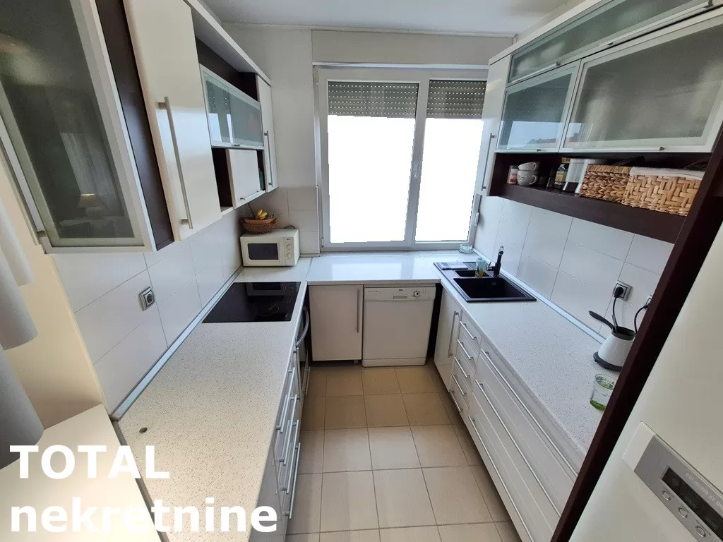 Stan,NOVI SAD,CENTAR,kv: 144.00, € 432000, ID: 1101380 12