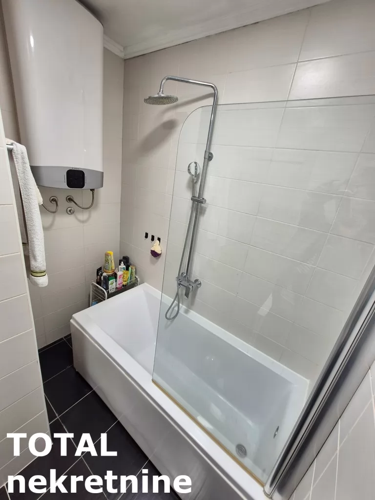 Stan,NOVI SAD,CENTAR,kv: 144.00, € 432000, ID: 1101380 33