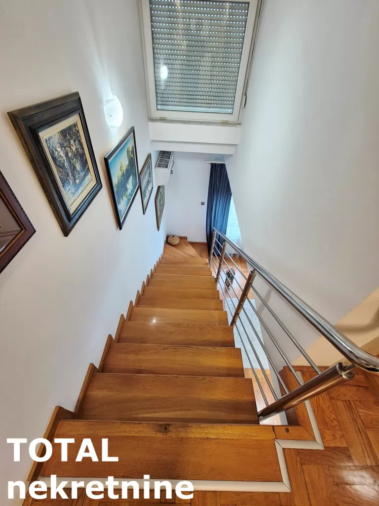 Stan,NOVI SAD,CENTAR,kv: 144.00, € 432000, ID: 1101380 39