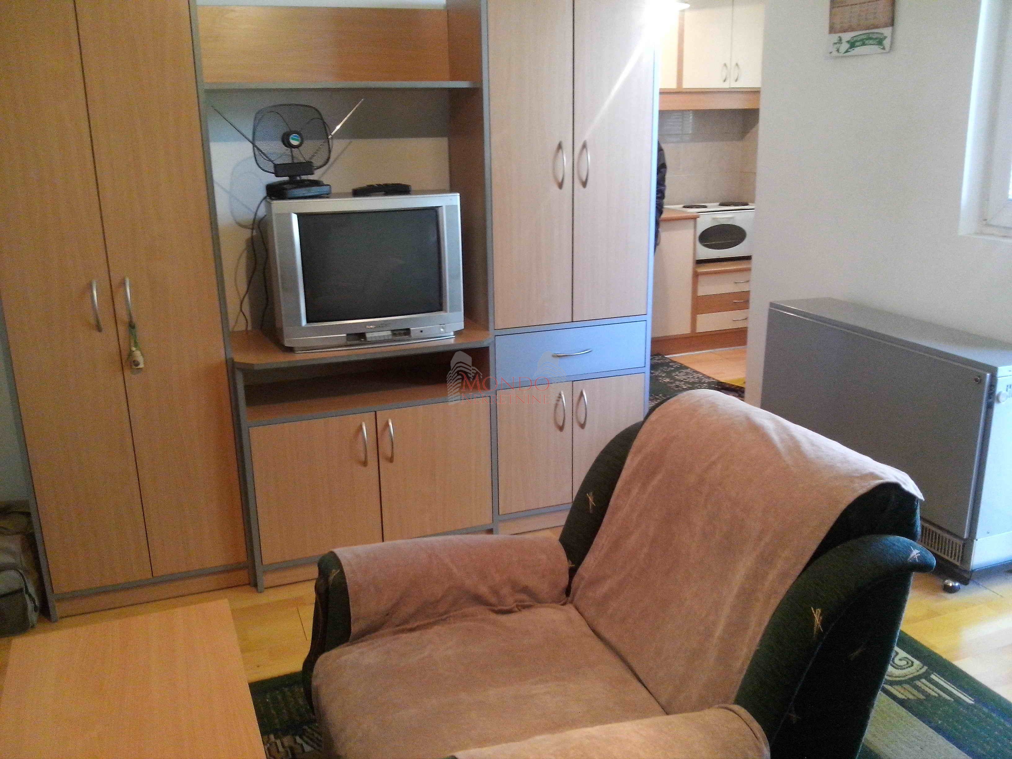 Garsonjera na Paliluli kod Difa i FZNR, ul Gavrila Principa 1