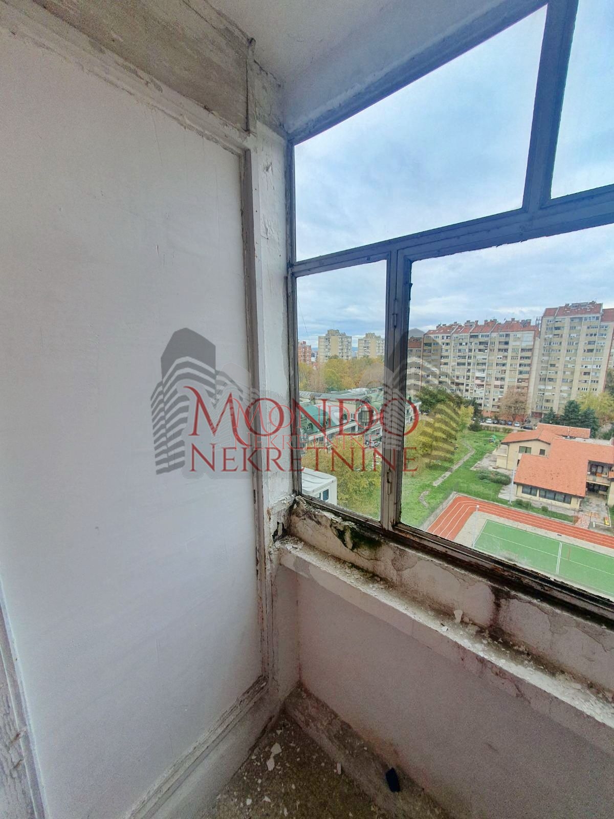 Dvoiposoban stan na Bulevaru Nemanjića 9