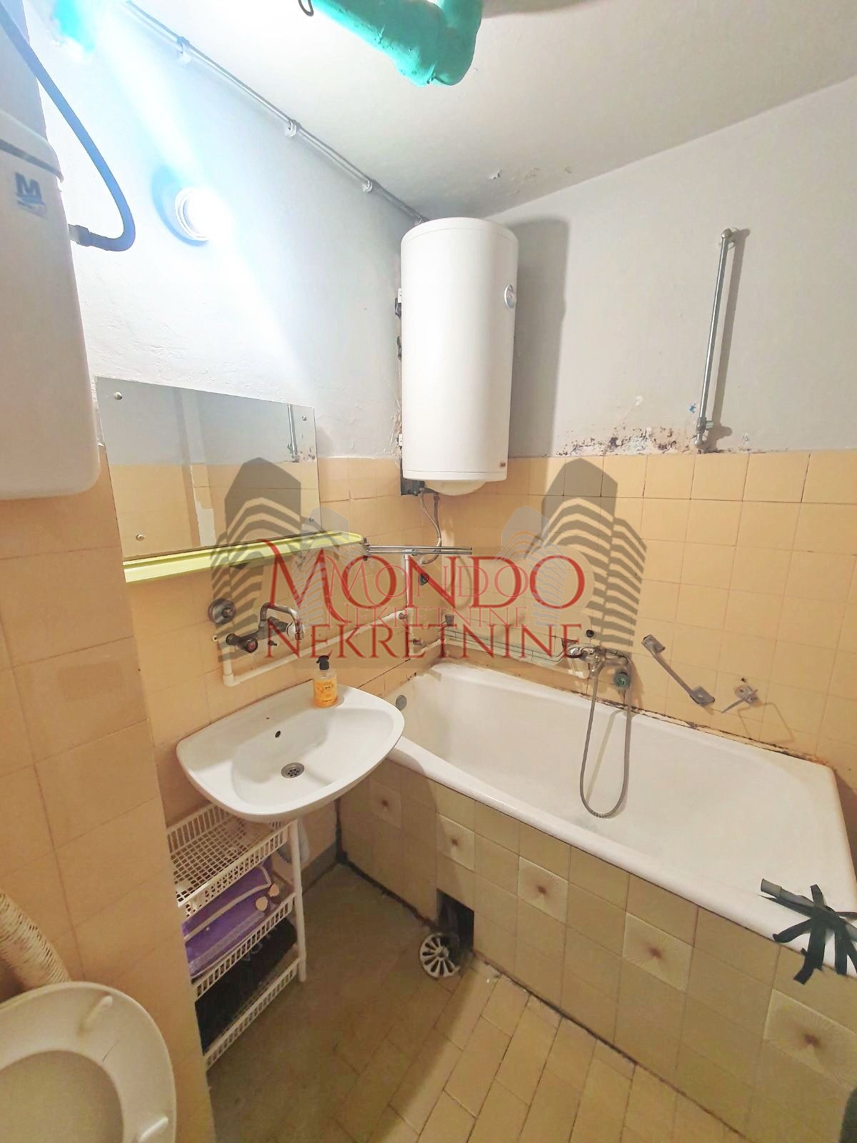 Dvoiposoban stan na Bulevaru Nemanjića 14