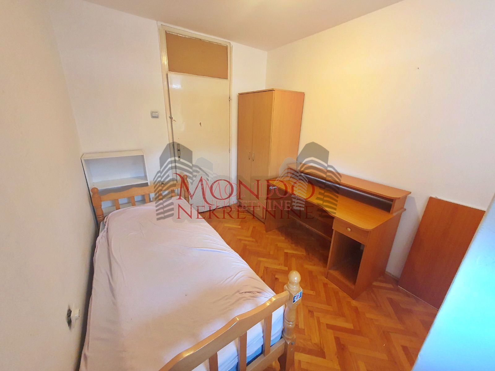 Dvoiposoban stan na Bulevaru Nemanjića 7