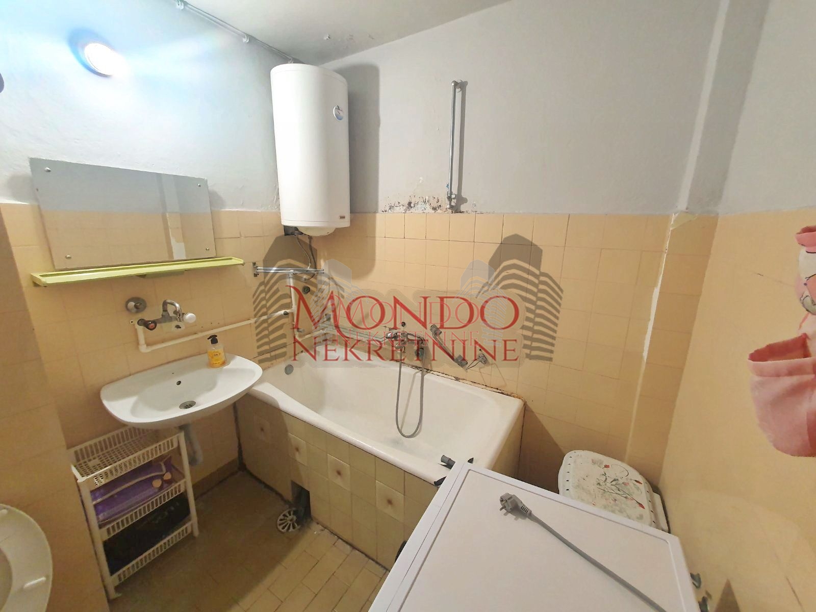 Dvoiposoban stan na Bulevaru Nemanjića 13