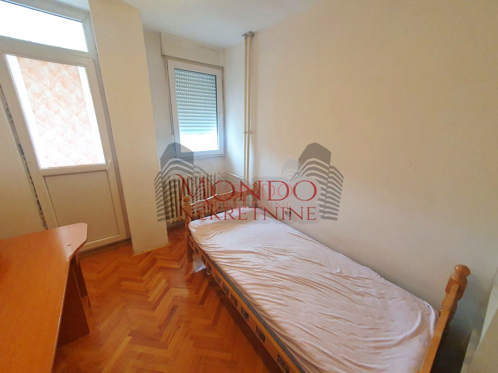 Dvoiposoban stan na Bulevaru Nemanjića 8