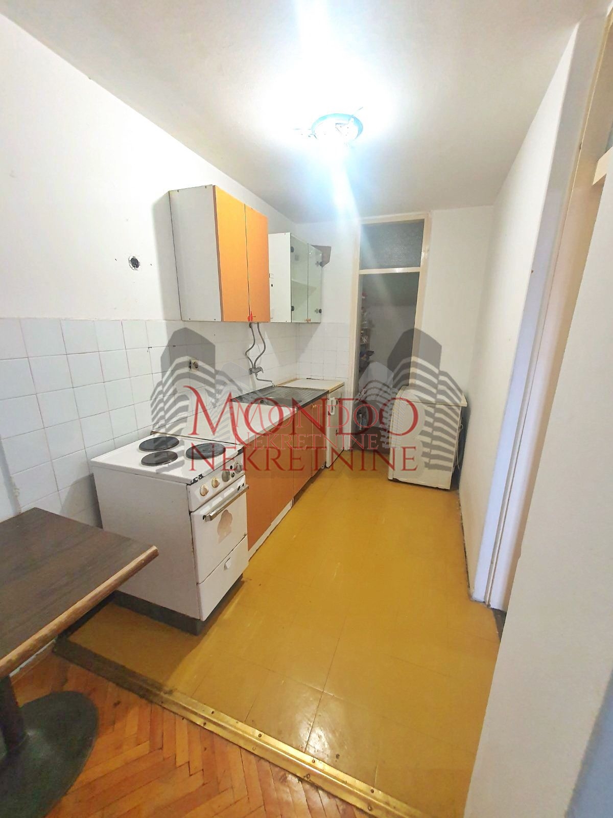 Dvoiposoban stan na Bulevaru Nemanjića 5