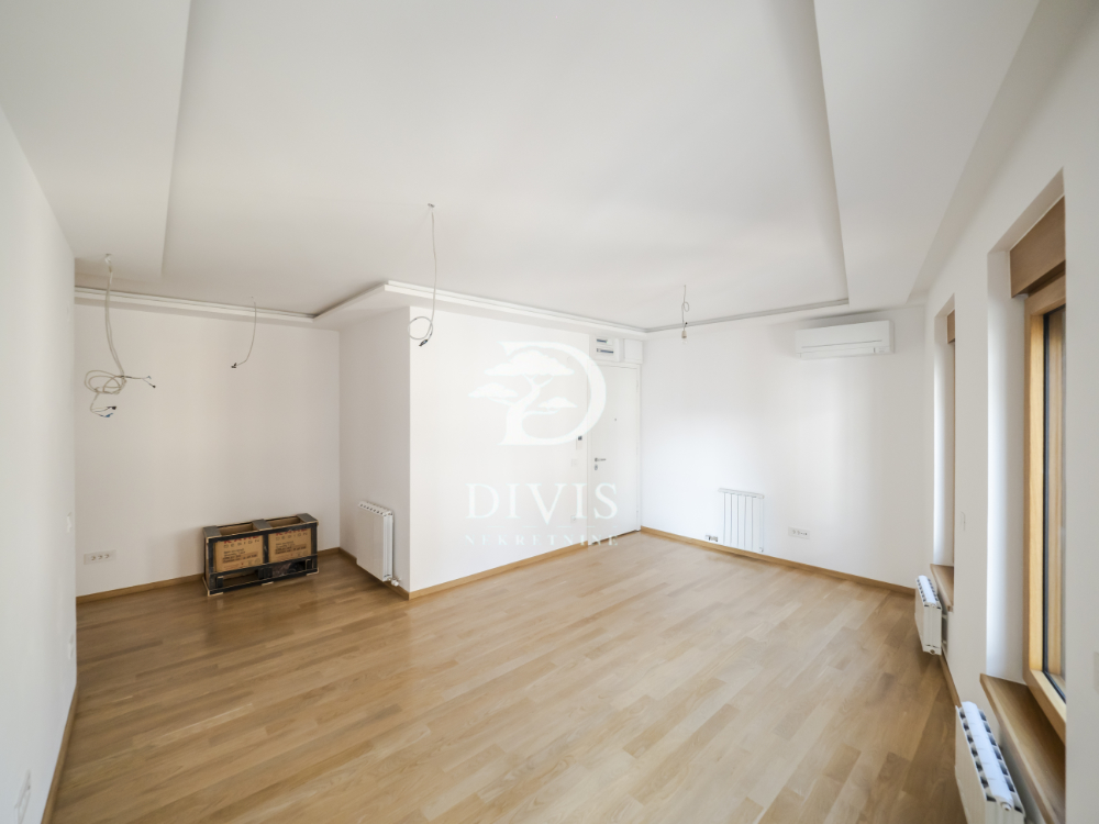 Nov 3 0  u srcu Vračara  Dubljanska  73m2  garažno 2