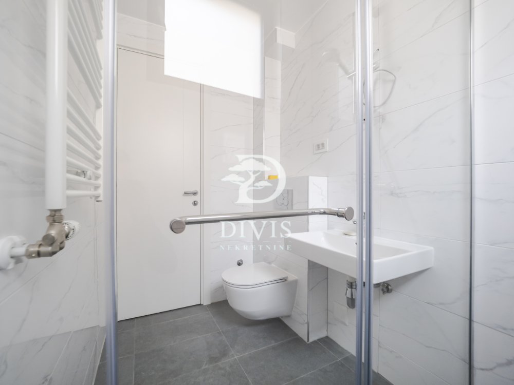 Nov 3 0  u srcu Vračara  Dubljanska  73m2  garažno 4