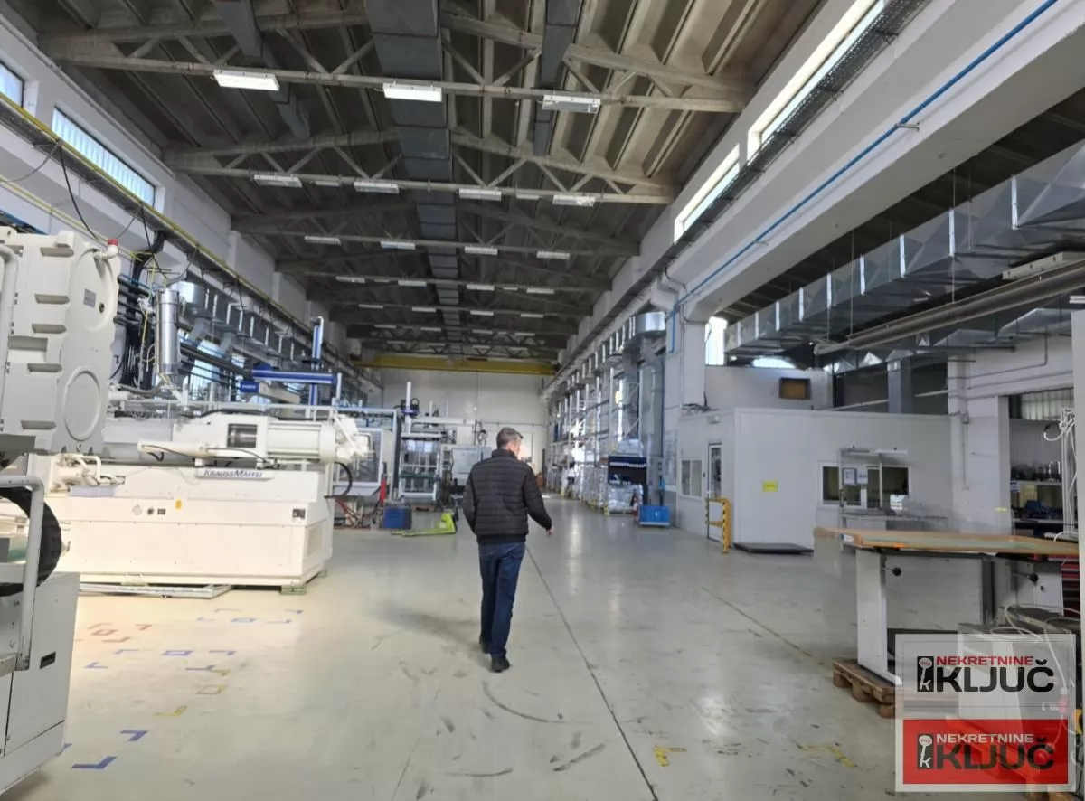 INDUSTRIJSKA ZONA-SEVER IZDAJE SE VIŠENAMENSKA HALA 12