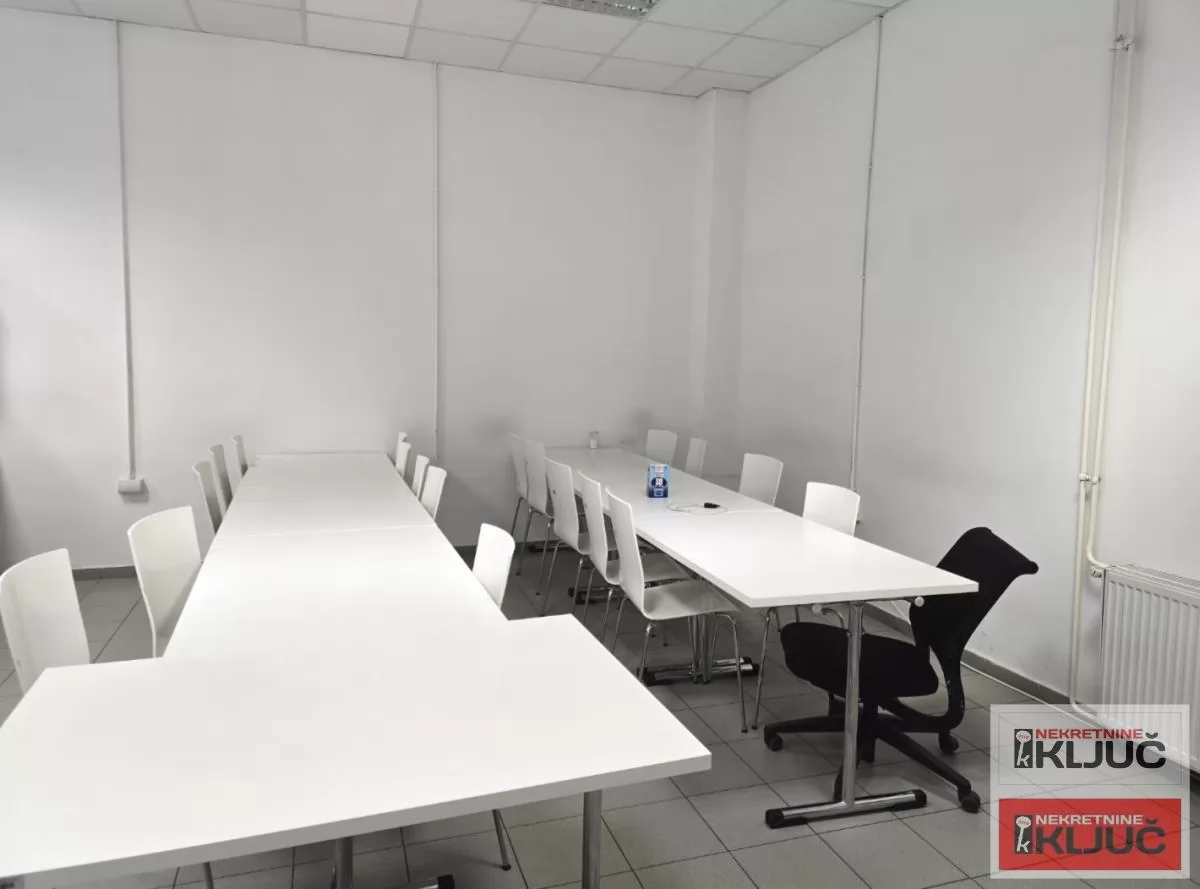 INDUSTRIJSKA ZONA-SEVER IZDAJE SE VIŠENAMENSKA HALA 15