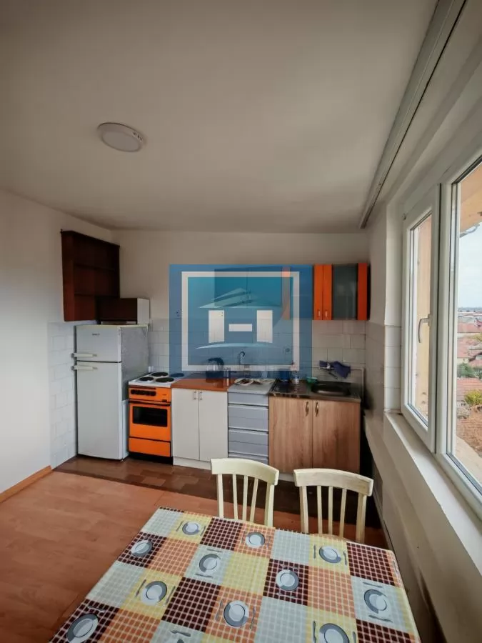 Potpuno namešten stan za izdavanje 5