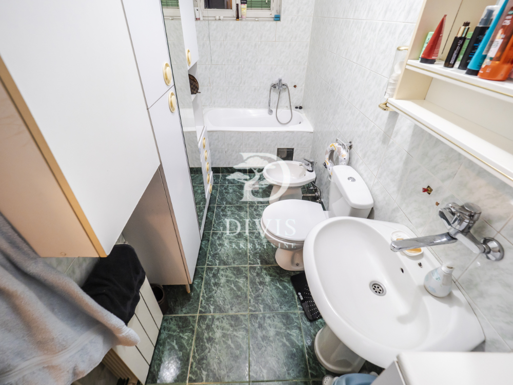 Mileševska  Crveni krst  4 0 dvoetažni stan  89m2 5