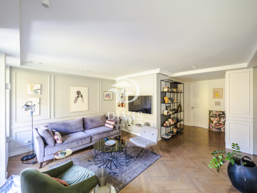 Lux namešten 4 0 stan  Vračar Kursulina  renoviran 1