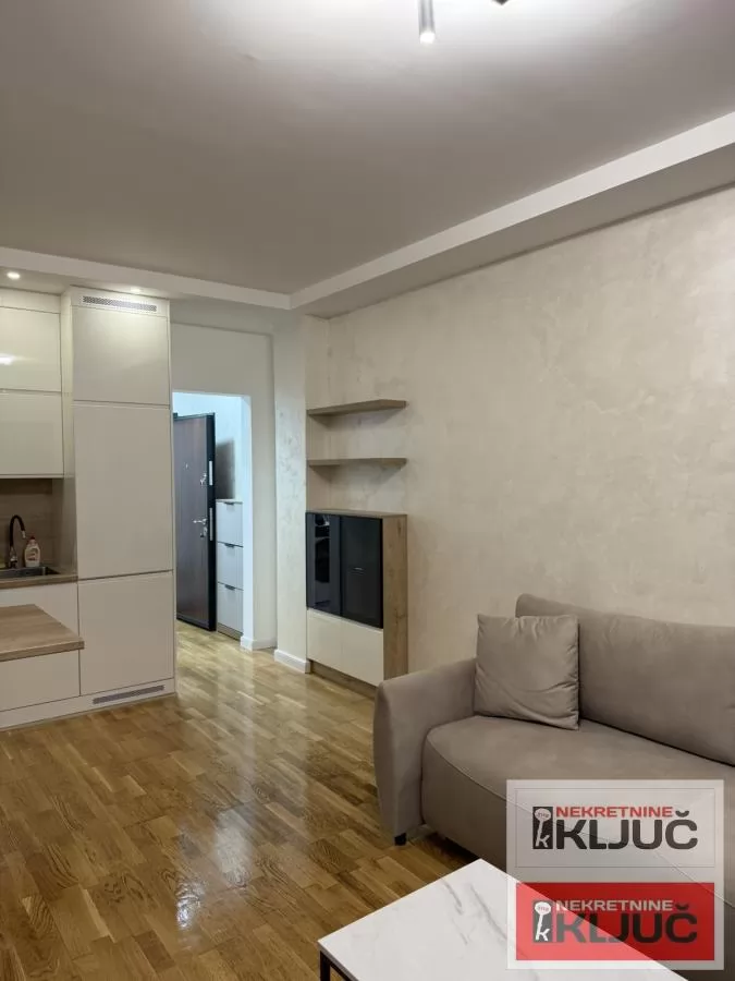 BULEVAR OSLOBOĐENJA IZDAJE SE MODERNO OPREMLJENA GARSONJERA 2