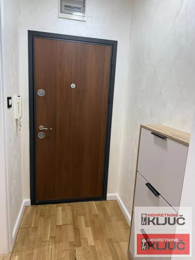 BULEVAR OSLOBOĐENJA IZDAJE SE MODERNO OPREMLJENA GARSONJERA 6