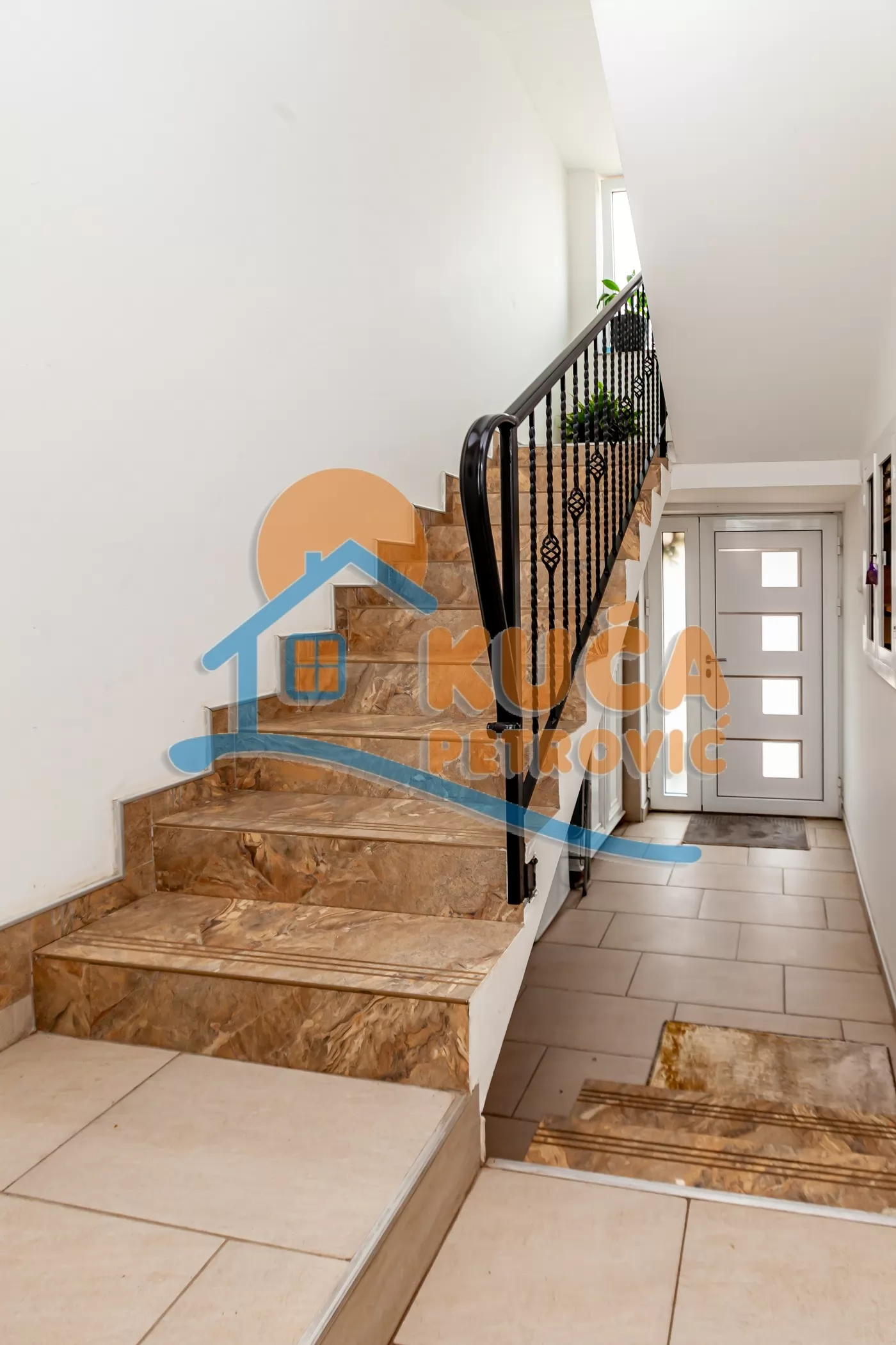 četvorosobna kuća, 290 m2, Palilula, Ledena stena ID: p-015228 2