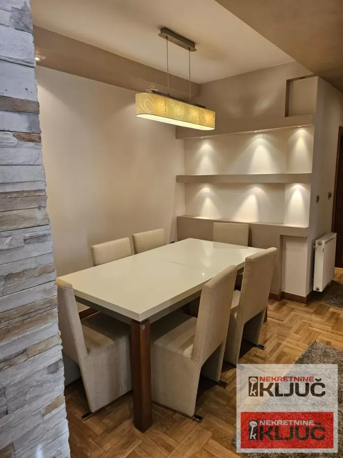 GRBAVICA IZDAJE SE DVOIPOSOBAN MODERNO OPREMLJEN STAN SA GARAŽNIM MESTOM 6