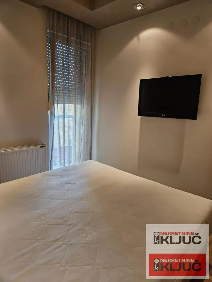 GRBAVICA IZDAJE SE DVOIPOSOBAN MODERNO OPREMLJEN STAN SA GARAŽNIM MESTOM 7