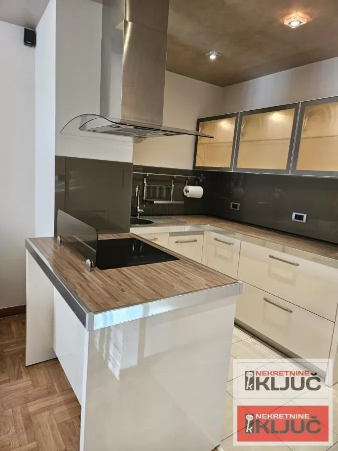 GRBAVICA IZDAJE SE DVOIPOSOBAN MODERNO OPREMLJEN STAN SA GARAŽNIM MESTOM 8