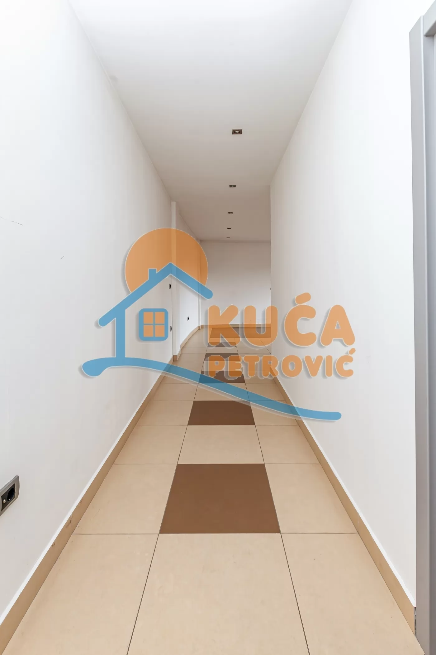 Lokal, 45 m2, Centar, Cara Dušana ID: i-015163 5