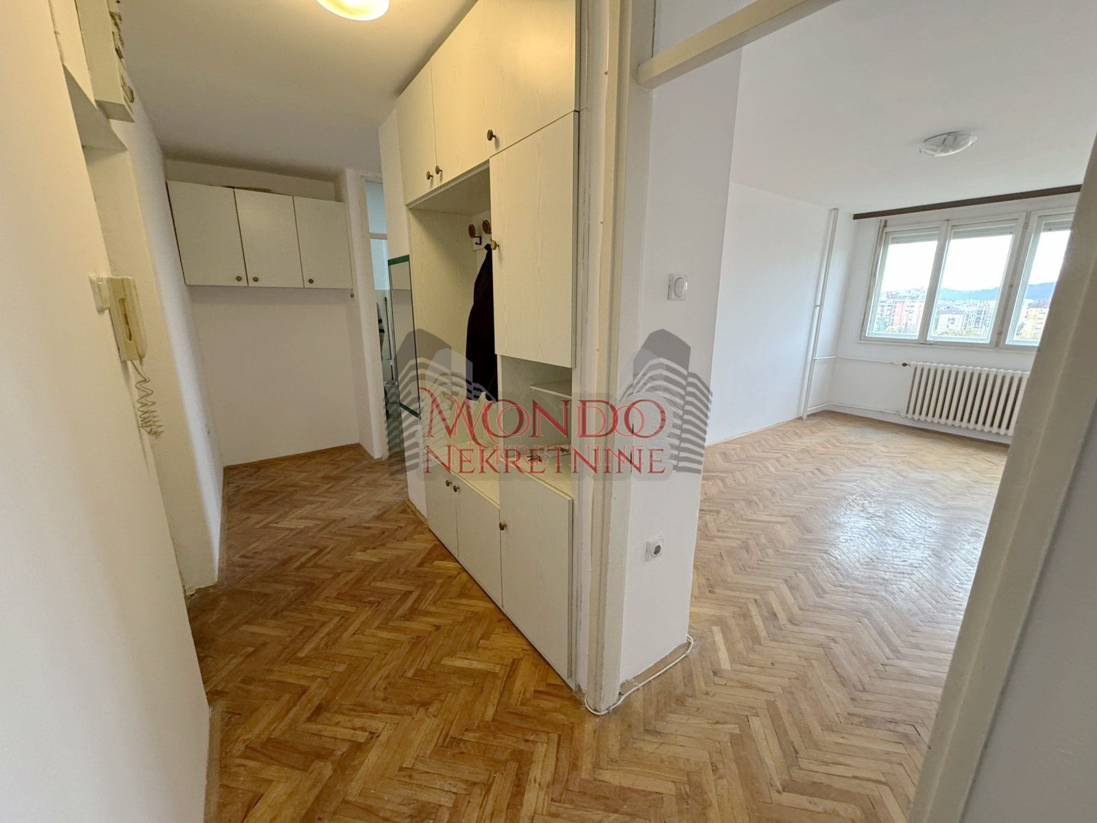 Dvosoban NENAMESTEN stan preko puta parka Sv. Save 5