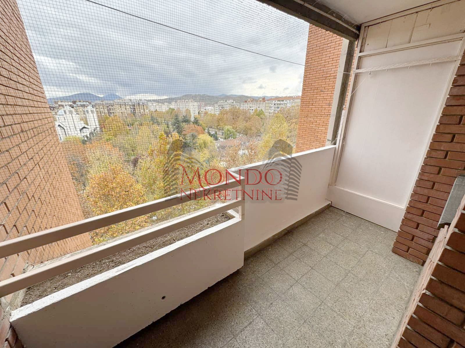 Dvosoban NENAMESTEN stan preko puta parka Sv. Save 13