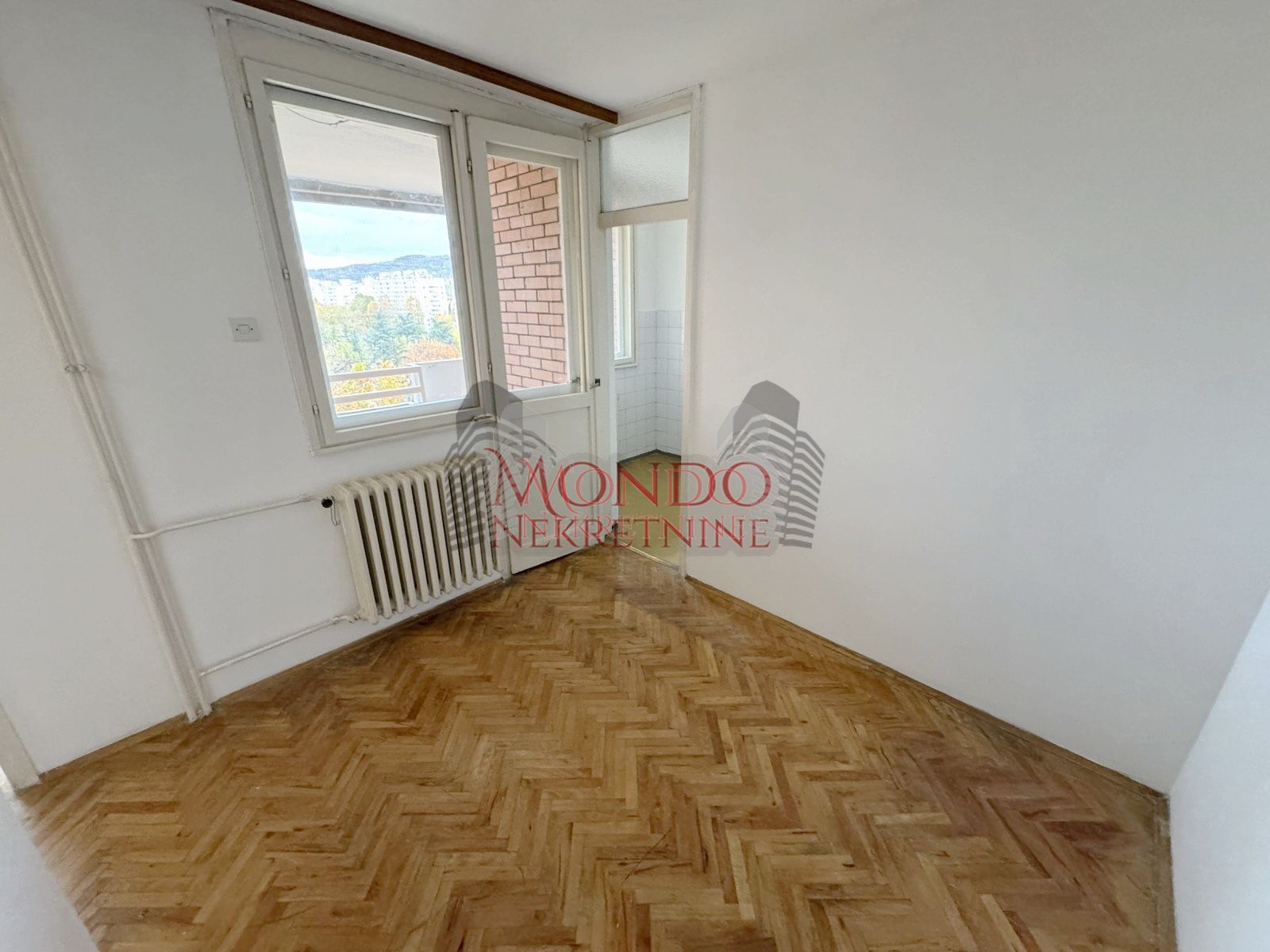 Dvosoban NENAMESTEN stan preko puta parka Sv. Save 10