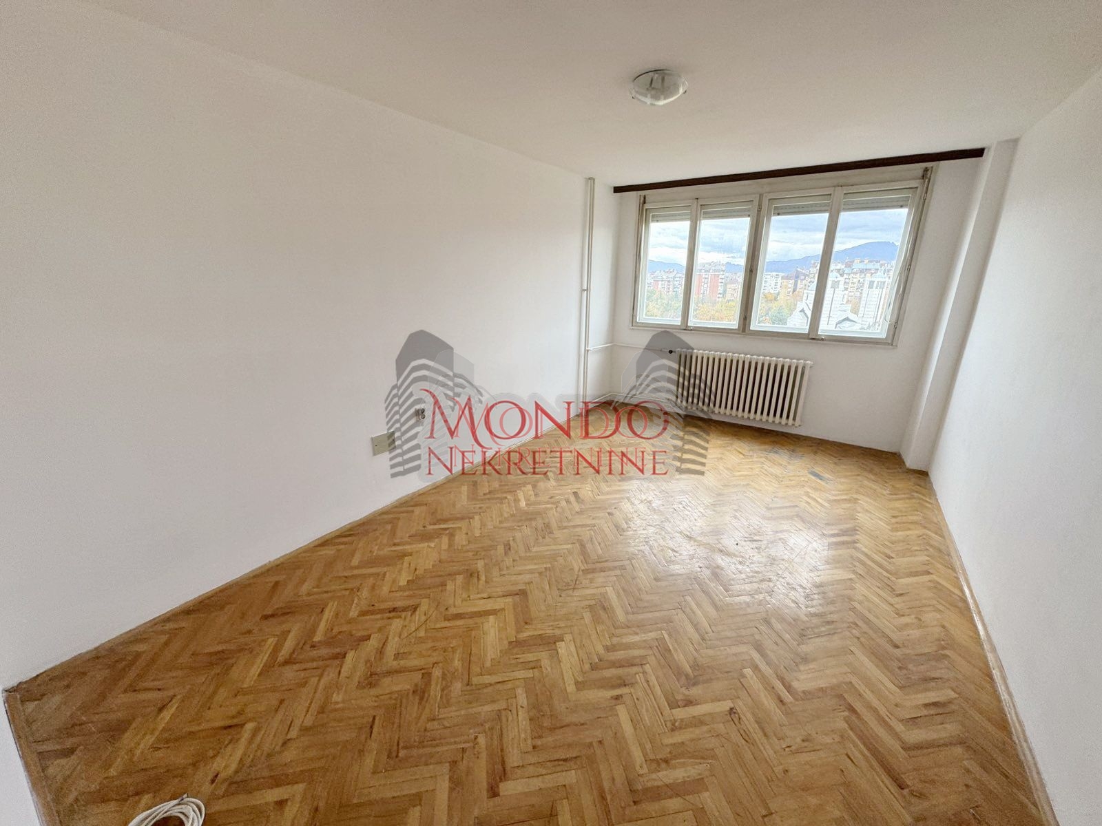 Dvosoban NENAMESTEN stan preko puta parka Sv. Save 4