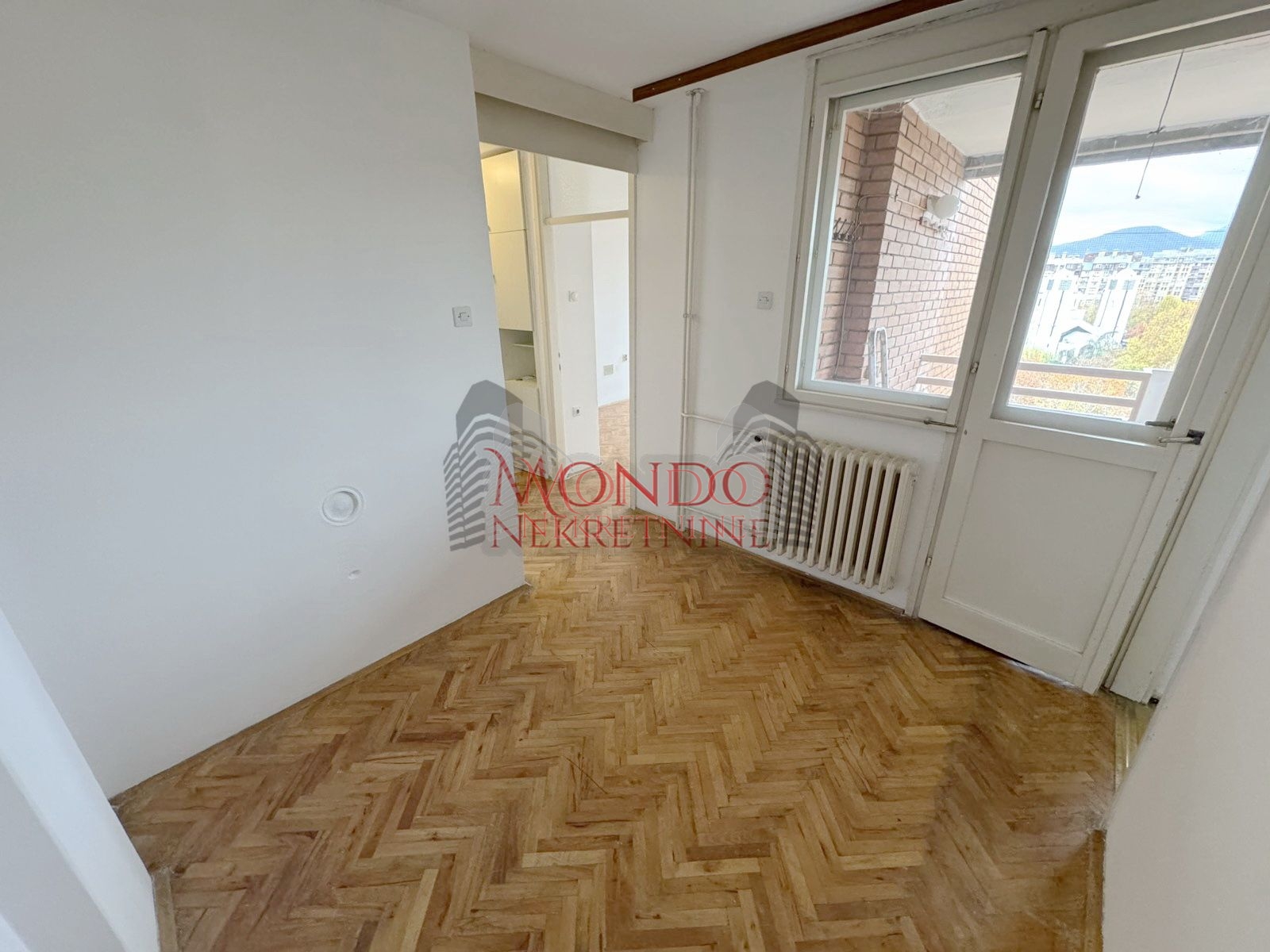 Dvosoban NENAMESTEN stan preko puta parka Sv. Save 9