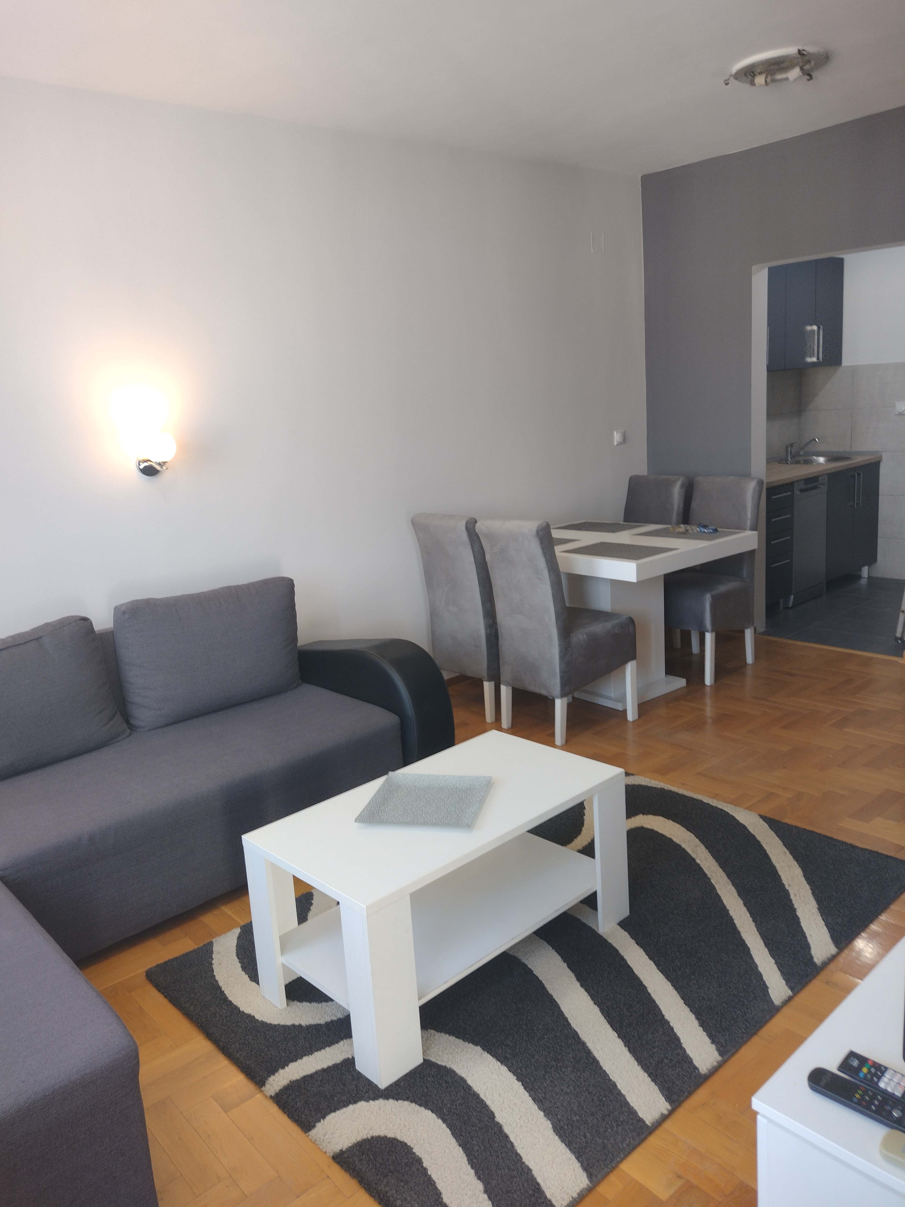 Stan u Dimitrija Tucovića 2