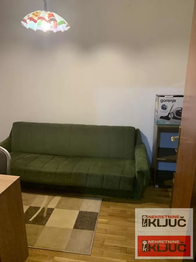 Dobar stan na Grbavici 3