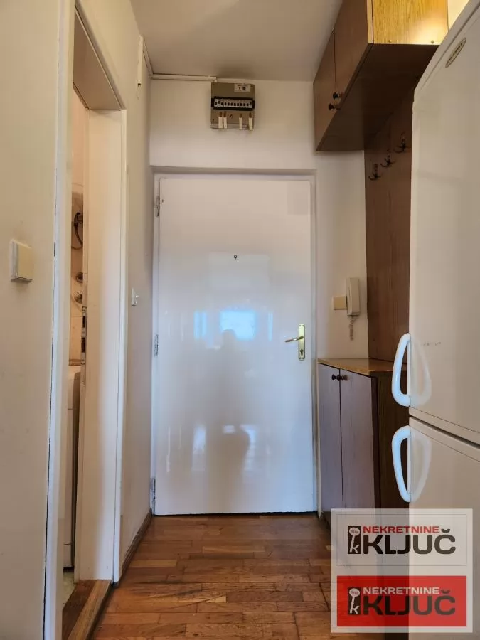 GRBAVICA IZDAJE SE JEDNOIPOSOBAN NAMEŠTEN STAN 13