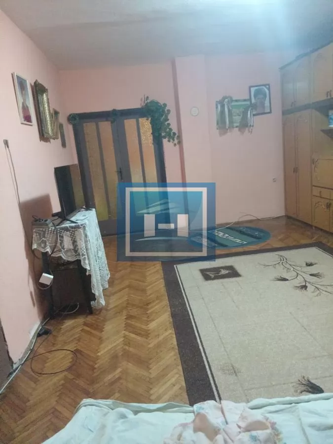 Izdajem kuću u širem centru grada – odlična lokacija, pristupačna cena 2