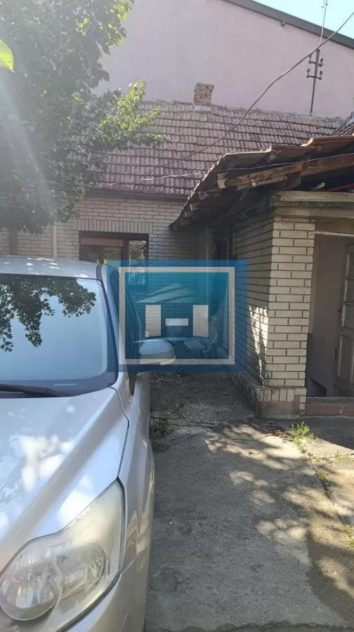 Izdajem kuću u širem centru grada – odlična lokacija, pristupačna cena 22