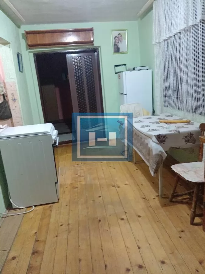 Izdajem kuću u širem centru grada – odlična lokacija, pristupačna cena 5