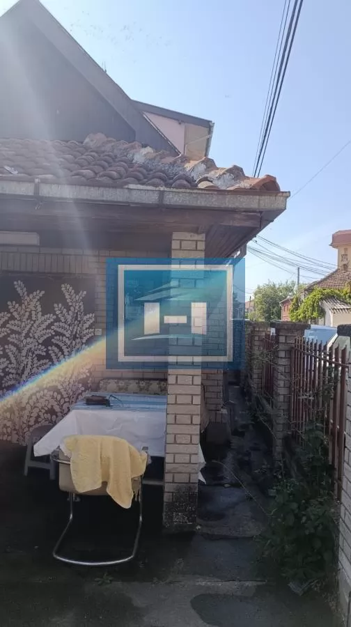 Izdajem kuću u širem centru grada – odlična lokacija, pristupačna cena 8