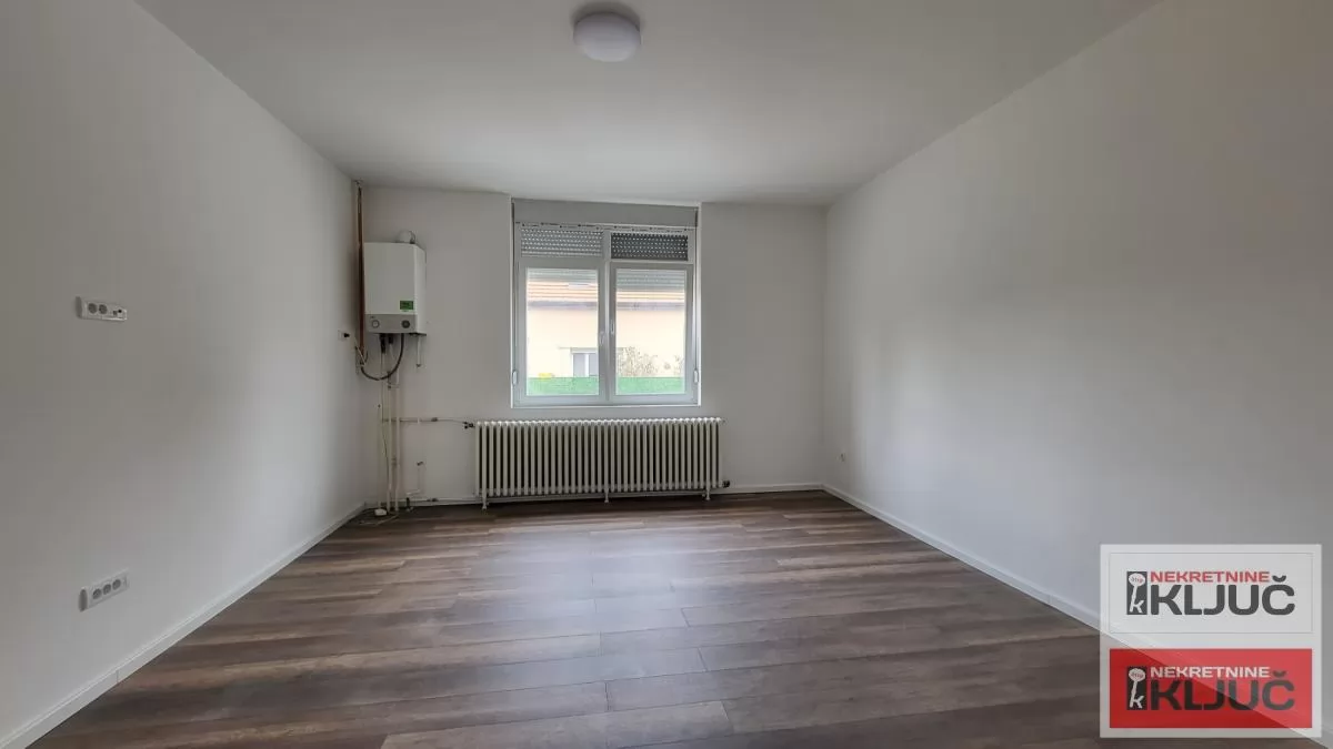 PETROVARADIN, 79m2, Trosoban, Renoviran 2