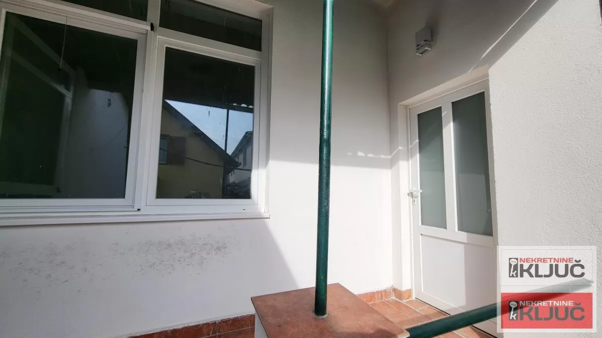 PETROVARADIN, 79m2, Trosoban, Renoviran 7