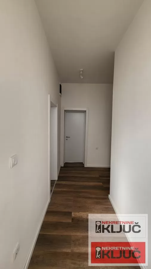 PETROVARADIN, 79m2, Trosoban, Renoviran 9