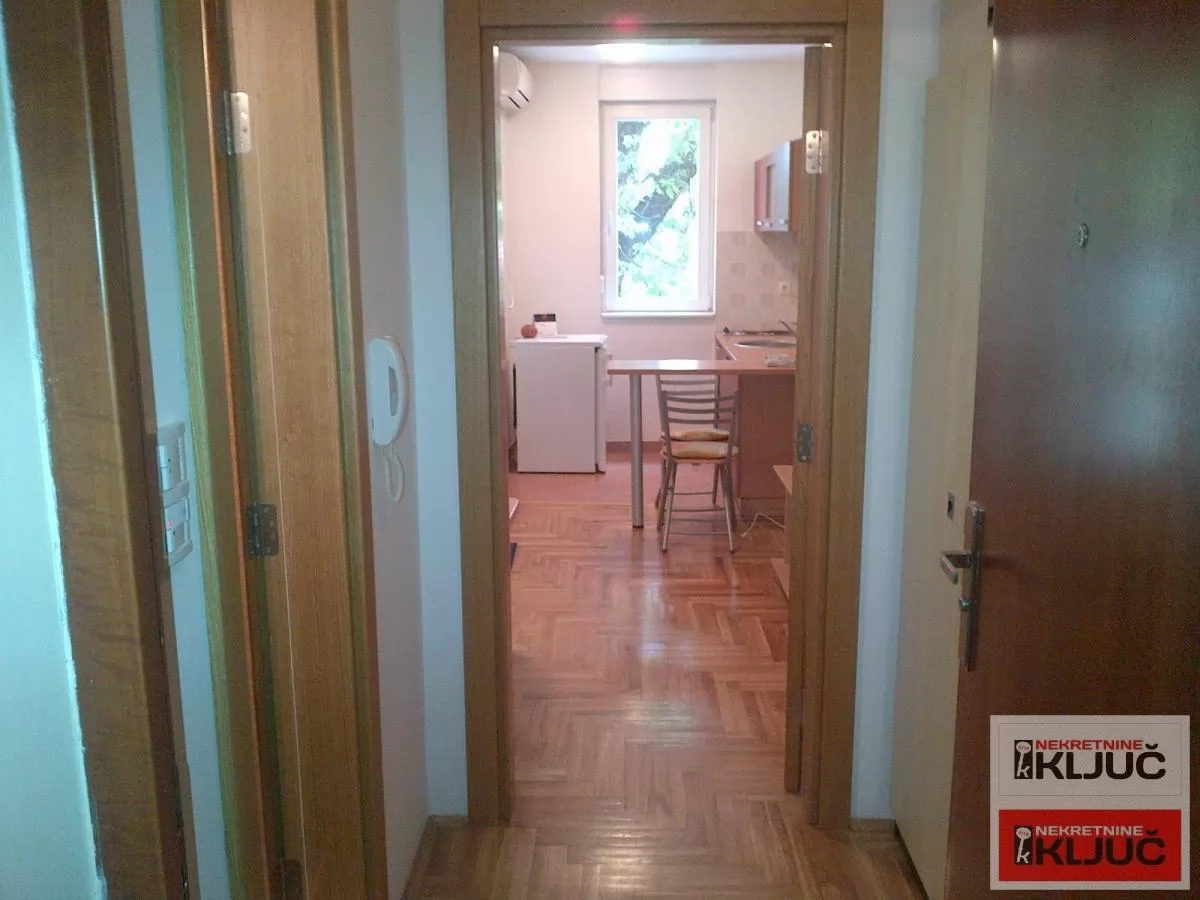 SOCIJALNO, 23m2, Garsonjera, Nameštena 6