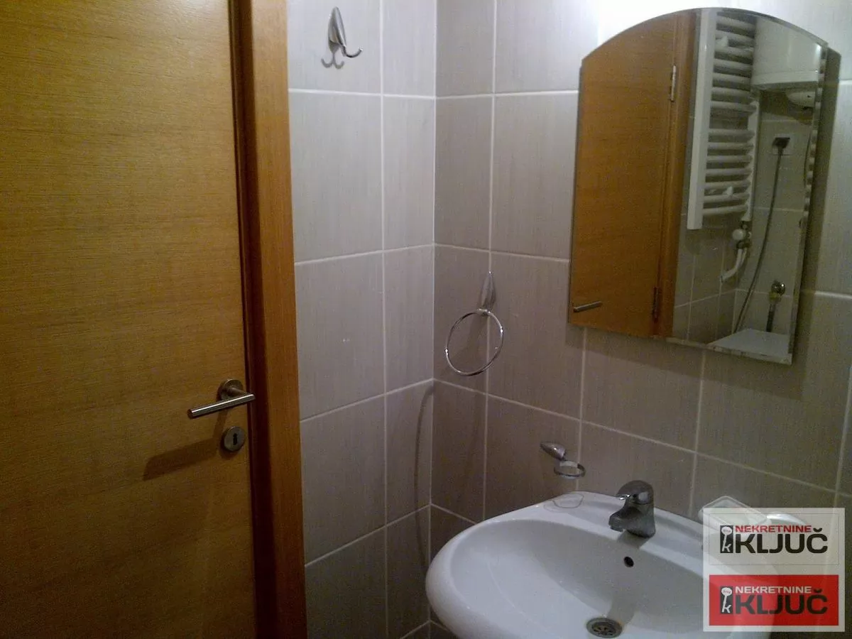 SOCIJALNO, 23m2, Garsonjera, Nameštena 8