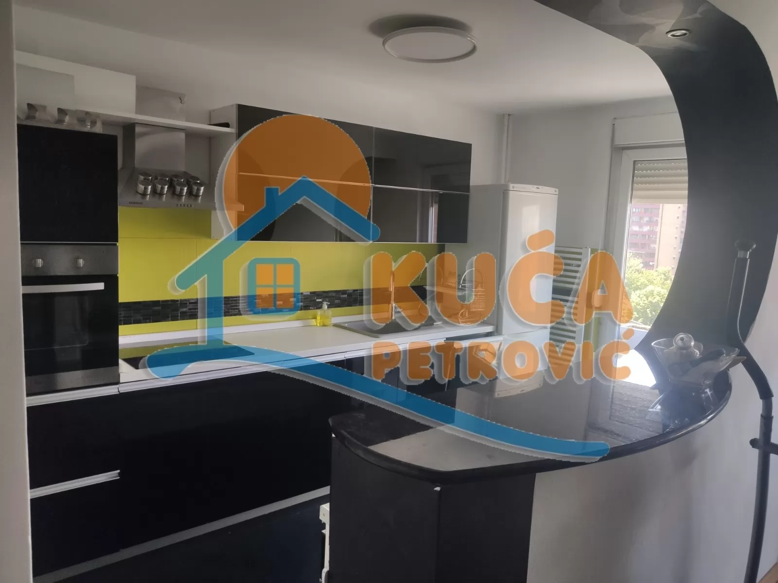 Trosoban stan, 72 m2, Centar, Trg kralja Aleksandra Ujedinitelja ID: i-06148 4