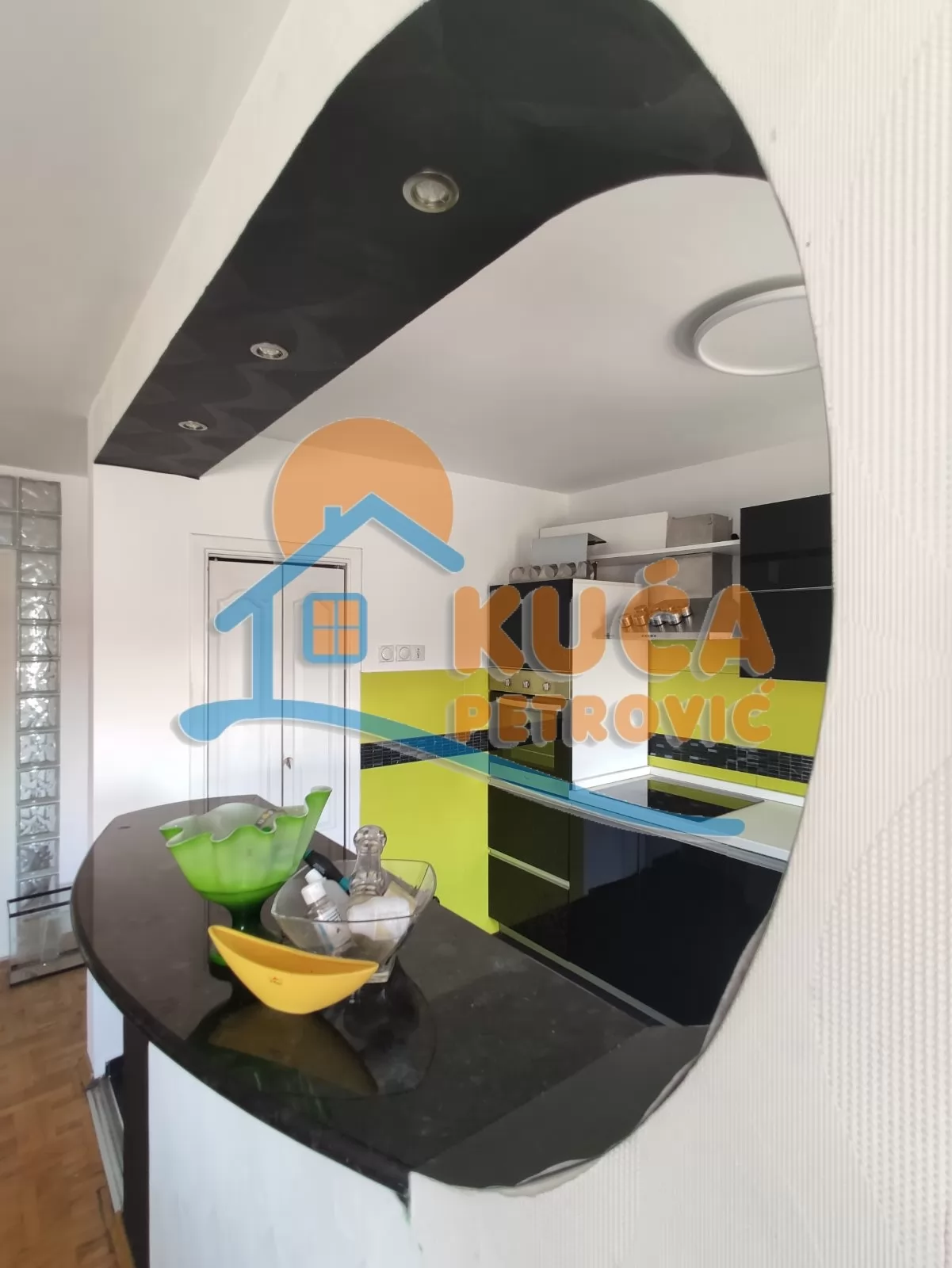 Trosoban stan, 72 m2, Centar, Trg kralja Aleksandra Ujedinitelja ID: i-06148 6