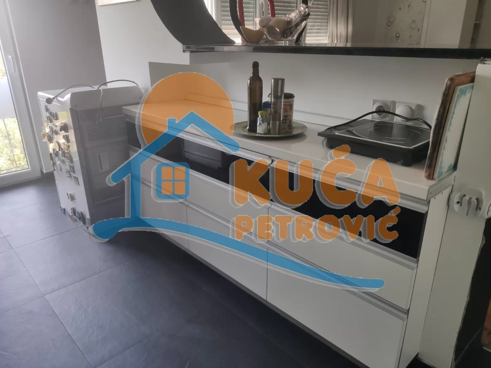 Trosoban stan, 72 m2, Centar, Trg kralja Aleksandra Ujedinitelja ID: i-06148 7