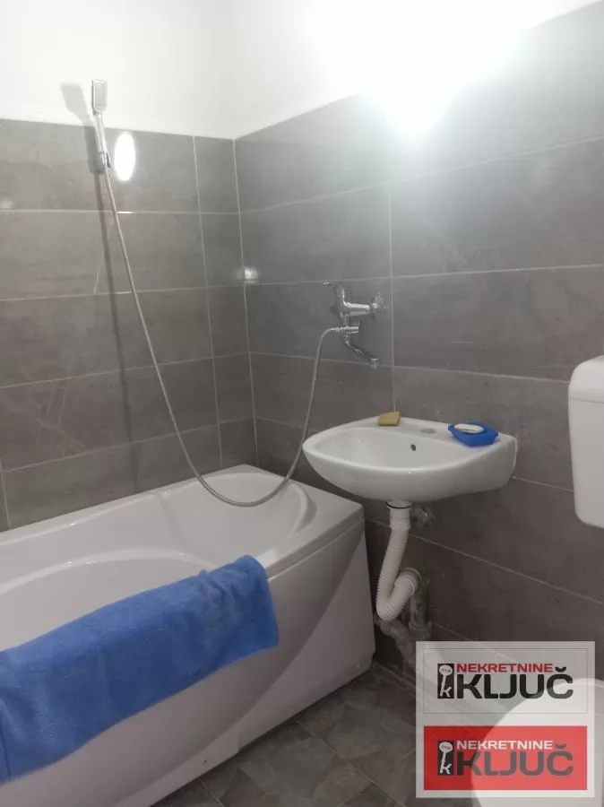 LIMAN 3, 78m2, Trosoban, Odmah useljiv 10