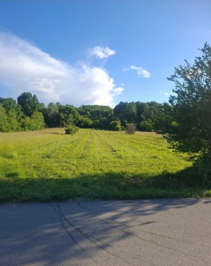 Prodajem plac Modrica Krusevac 1