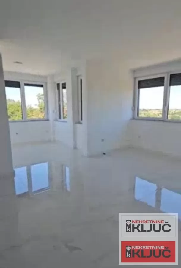 ALIBEGOVAC, 200m2, Četvorosoban-Penthouse sa Bazenom i Terasom, LUX i 2 parking mesta 1