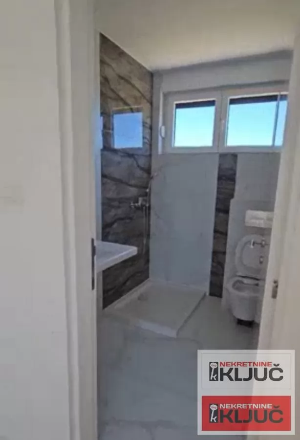 ALIBEGOVAC, 200m2, Četvorosoban-Penthouse sa Bazenom i Terasom, LUX i 2 parking mesta 14