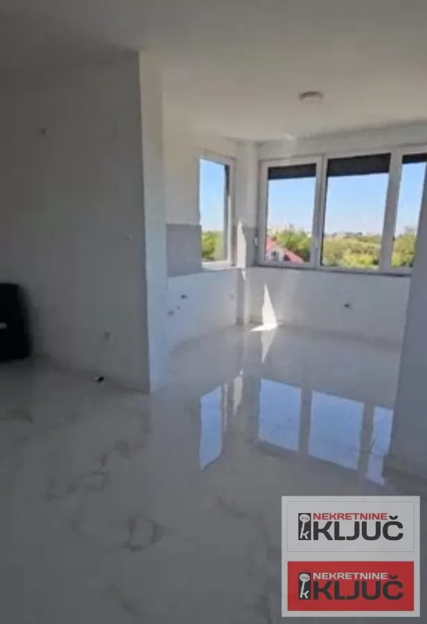 ALIBEGOVAC, 200m2, Četvorosoban-Penthouse sa Bazenom i Terasom, LUX i 2 parking mesta 2