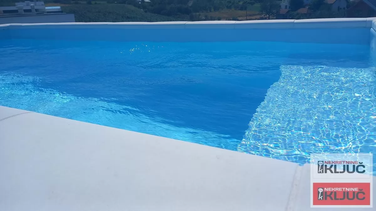 ALIBEGOVAC, 200m2, Četvorosoban-Penthouse sa Bazenom i Terasom, LUX i 2 parking mesta 23